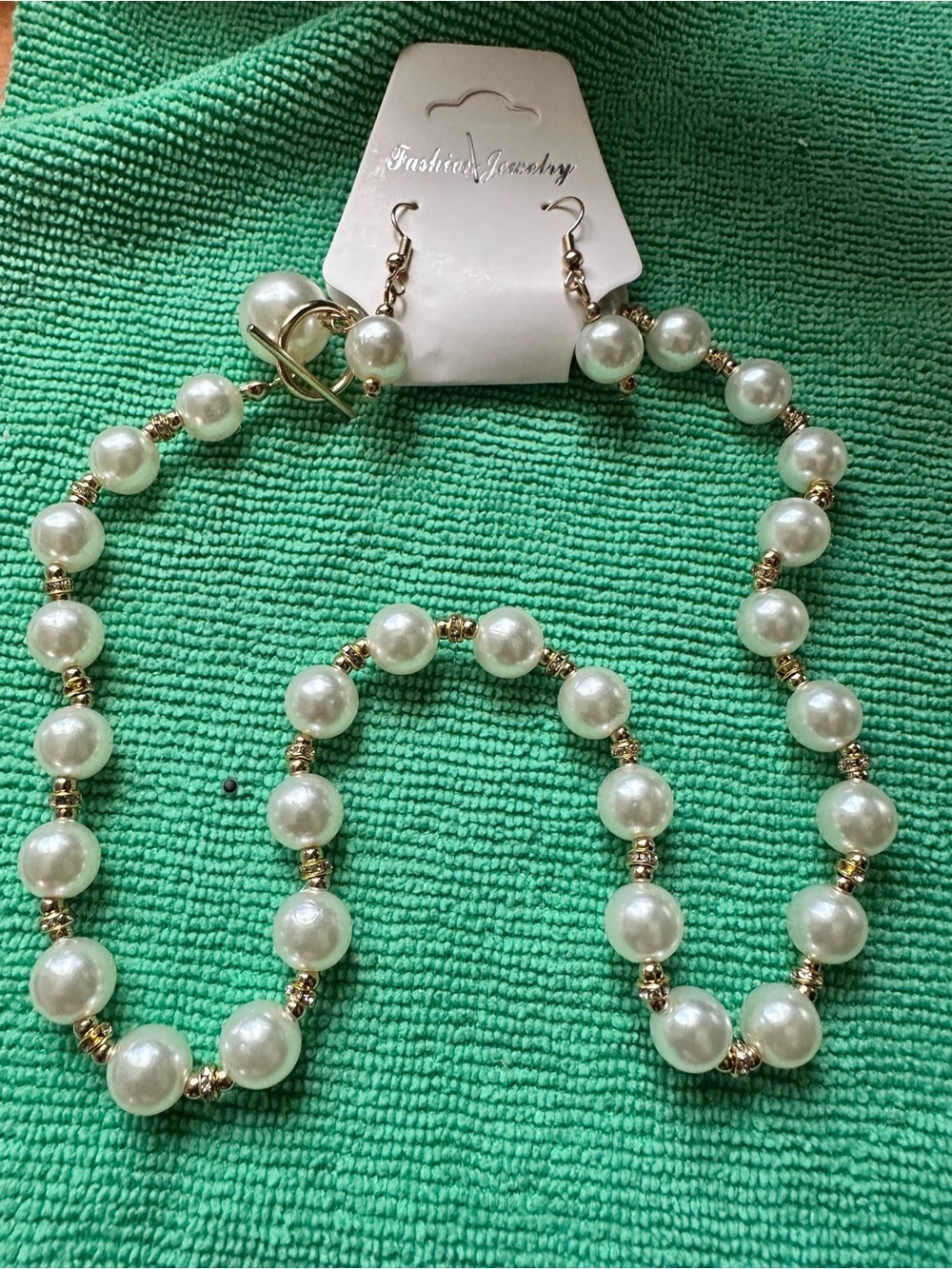 Fashion Jewelry White Pearl Necklace with Gold-Tone Spacers and Earrings